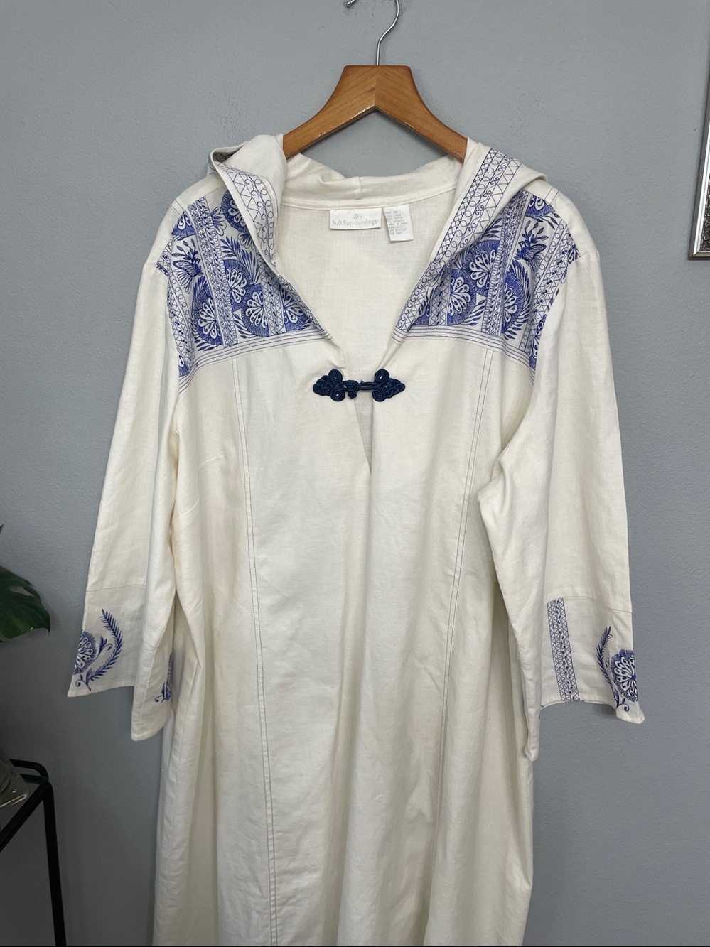 Soft Surroundings Linen Blend Maxi Peasant Caftan/ Dress Blue Embroidery Accents - Picture 3 of 13